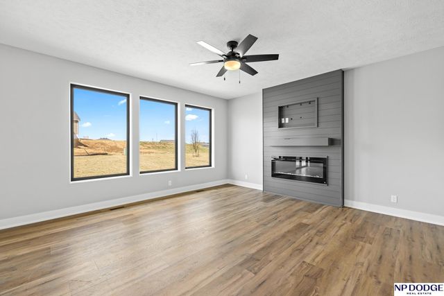 11926 S 117 Street, Papillion, NE 68046