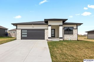 11926 S 117 Street, Papillion, NE 68046