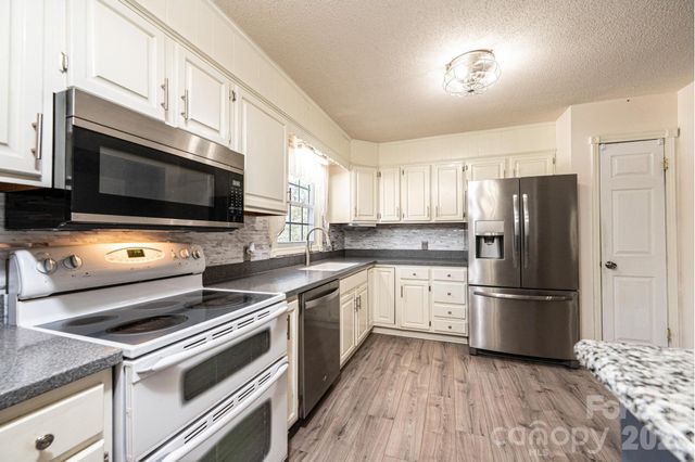 2681 Tumbleweed Drive, Lenoir, NC 28645