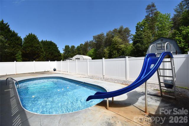 2681 Tumbleweed Drive, Lenoir, NC 28645
