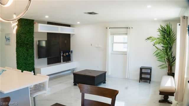 759 100th AVE N, Naples, FL 34108