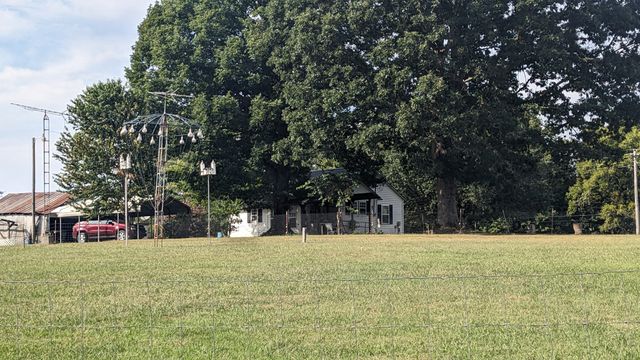 116 Davis Rd, Livingston, TN 38570