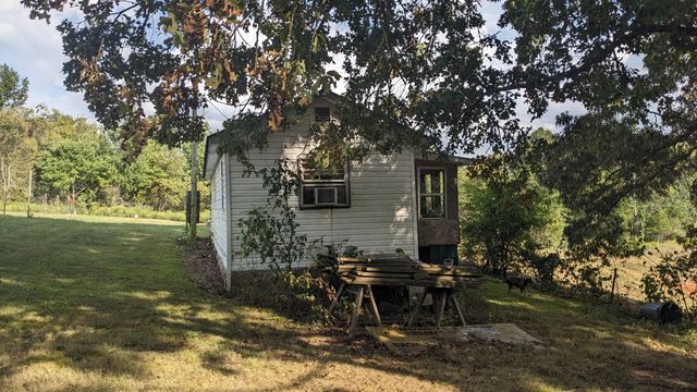 116 Davis Rd, Livingston, TN 38570