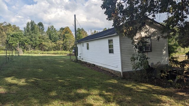116 Davis Rd, Livingston, TN 38570
