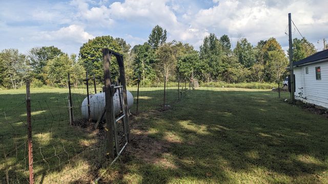 116 Davis Rd, Livingston, TN 38570
