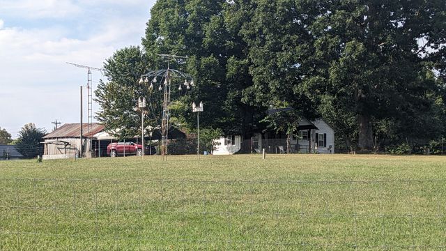 116 Davis Rd, Livingston, TN 38570