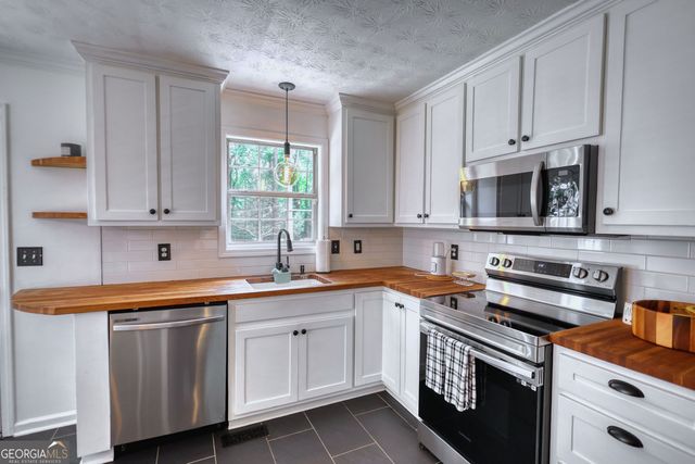 7190 Woodland Avenue SE, Covington, GA 30014