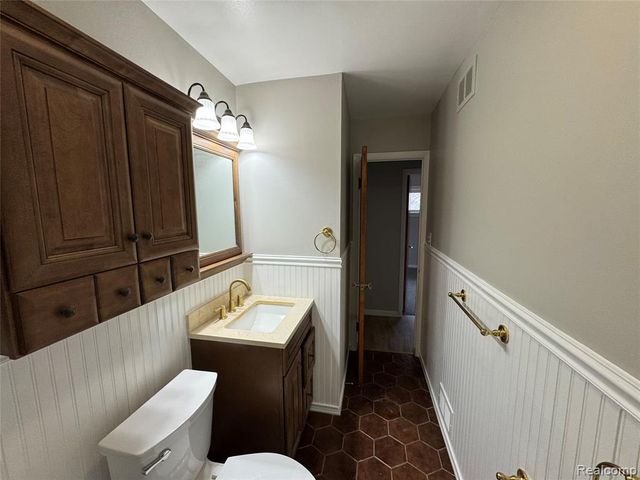 7012 Tappon Drive, Clarkston, MI 48346