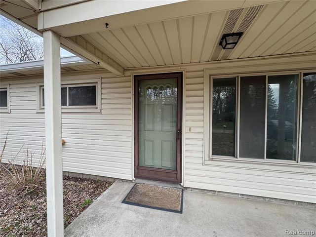 7012 Tappon Drive, Clarkston, MI 48346