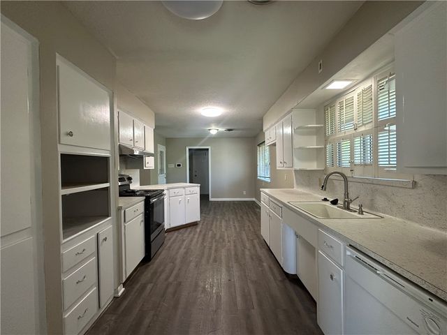 6022 Killarney Dr, Corpus Christi, TX 78413