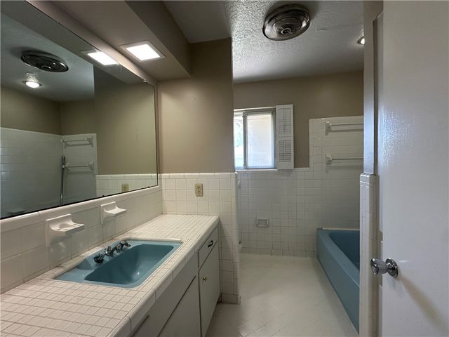 6022 Killarney Dr, Corpus Christi, TX 78413