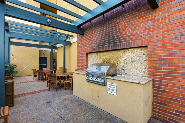 2330 1St Avenue 411, San Diego, CA 92101