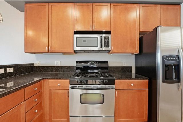 2330 1St Avenue 411, San Diego, CA 92101