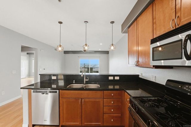 2330 1St Avenue 411, San Diego, CA 92101