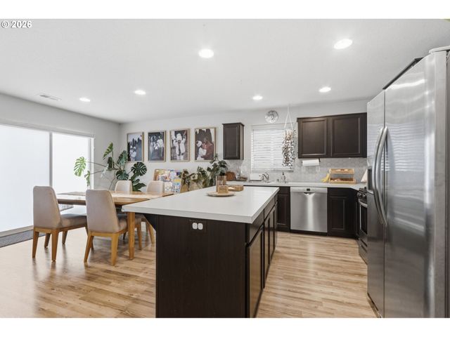 13717 Ne 5TH Way, Vancouver, WA 98684