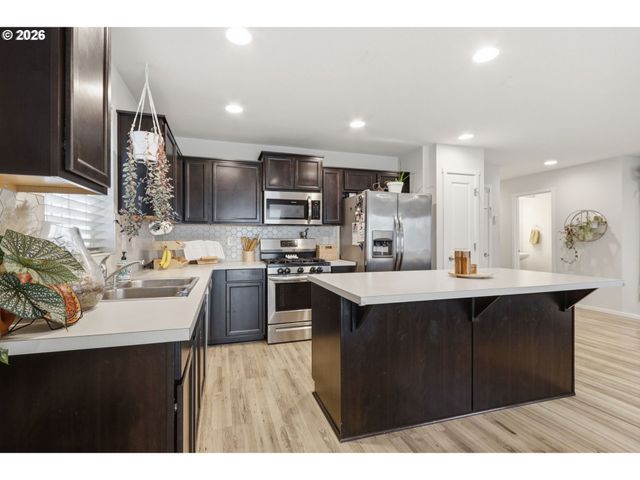 13717 Ne 5TH Way, Vancouver, WA 98684