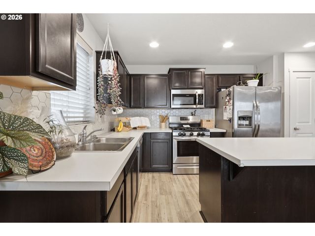 13717 Ne 5TH Way, Vancouver, WA 98684