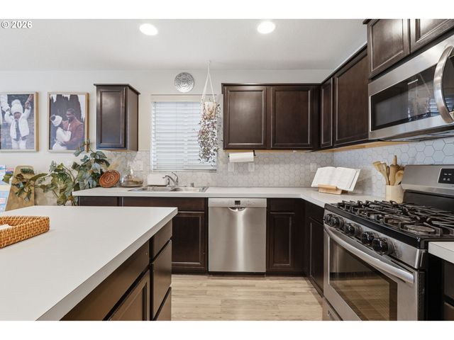 13717 Ne 5TH Way, Vancouver, WA 98684