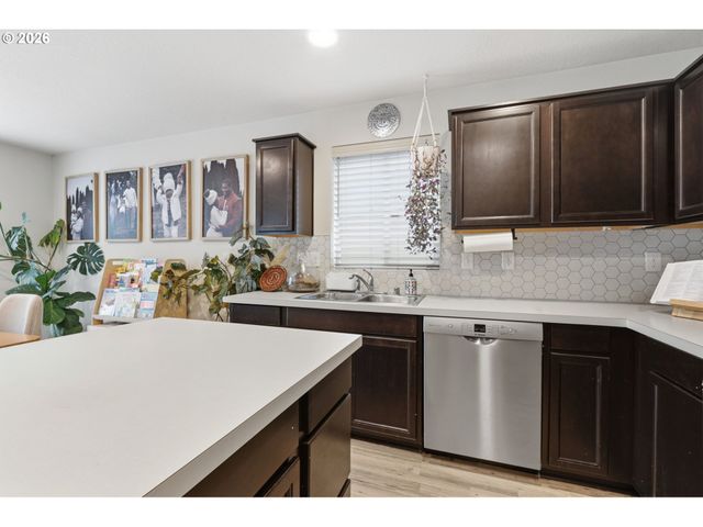 13717 Ne 5TH Way, Vancouver, WA 98684