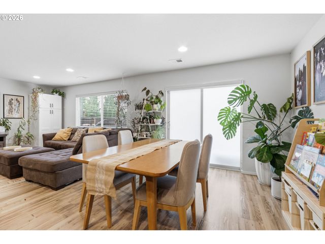 13717 Ne 5TH Way, Vancouver, WA 98684