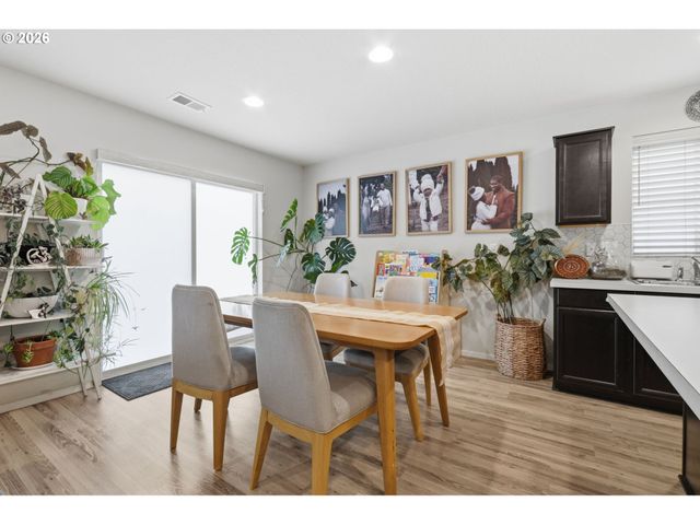 13717 Ne 5TH Way, Vancouver, WA 98684