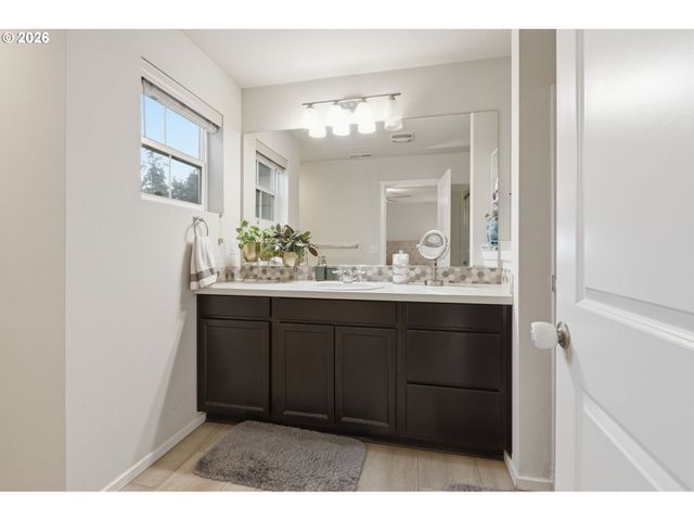 13717 Ne 5TH Way, Vancouver, WA 98684