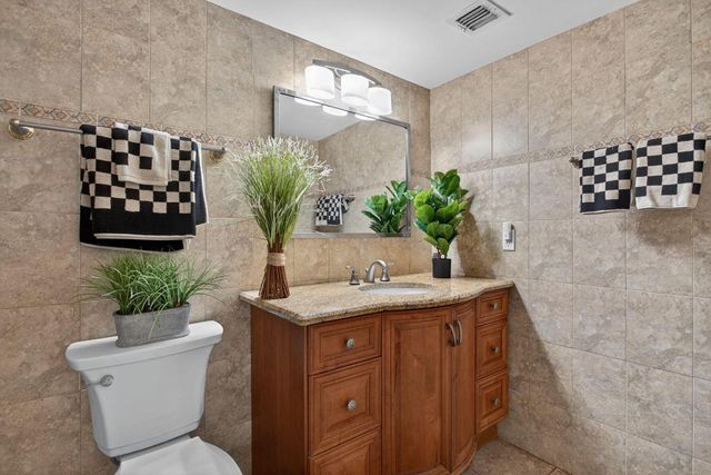 1050 Hillsboro Mile 704w, Hillsboro Beach, FL 33062