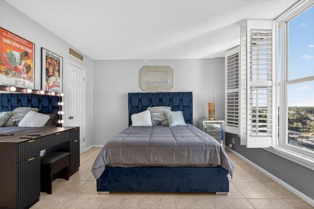 1050 Hillsboro Mile 704w, Hillsboro Beach, FL 33062