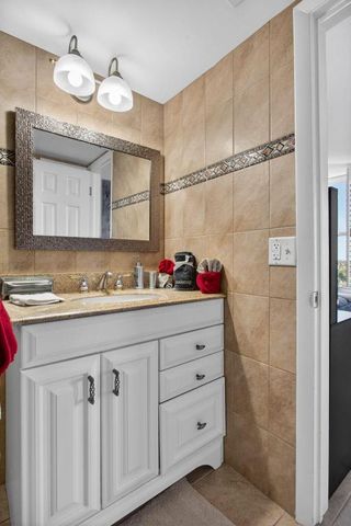 1050 Hillsboro Mile 704w, Hillsboro Beach, FL 33062