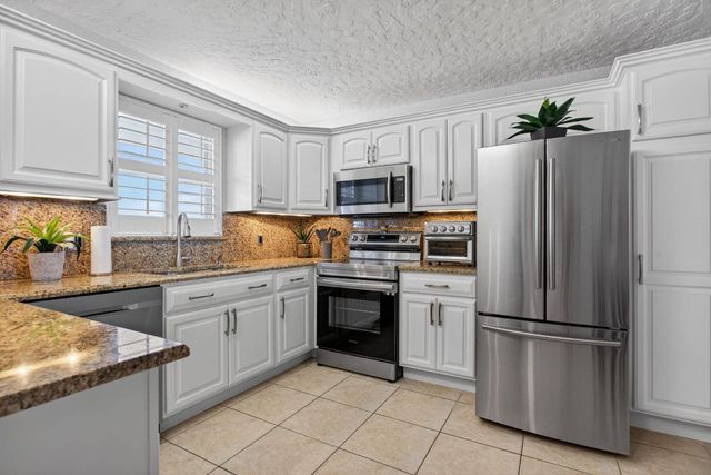 1050 Hillsboro Mile 704w, Hillsboro Beach, FL 33062