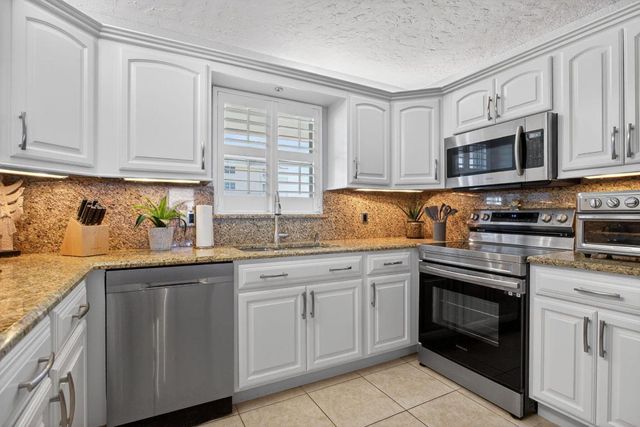 1050 Hillsboro Mile 704w, Hillsboro Beach, FL 33062