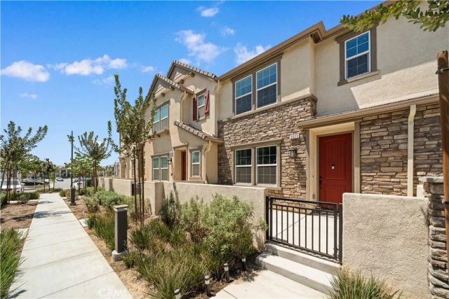 3923 E Carmel Privado, Ontario, CA 91761