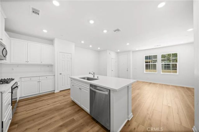 3923 E Carmel Privado, Ontario, CA 91761