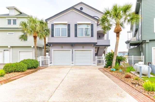 423 Hana Drive, Tiki Island, TX 77554