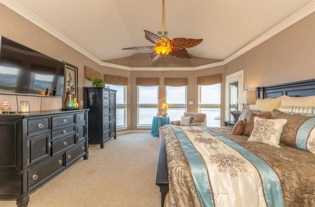 423 Hana Drive, Tiki Island, TX 77554