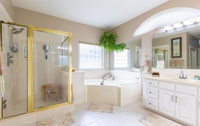 423 Hana Drive, Tiki Island, TX 77554