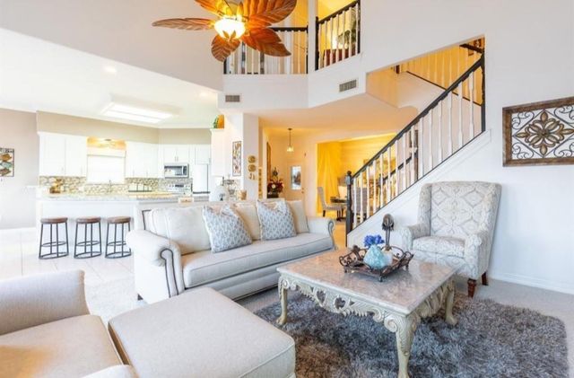 423 Hana Drive, Tiki Island, TX 77554