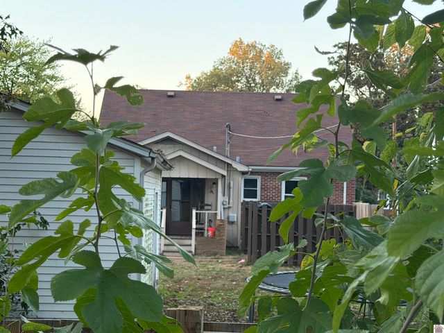 2562 CLAY STREET, Paducah, KY 42001