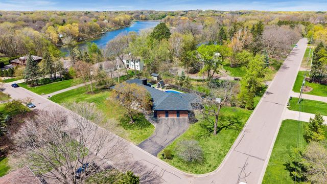 335 Queensland Lane N, Plymouth, MN 55447