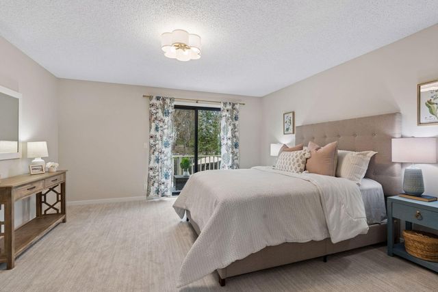 335 Queensland Lane N, Plymouth, MN 55447