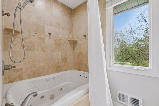 335 Queensland Lane N, Plymouth, MN 55447