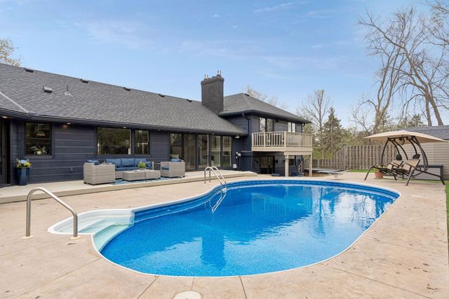 335 Queensland Lane N, Plymouth, MN 55447