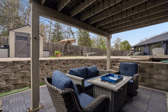 335 Queensland Lane N, Plymouth, MN 55447