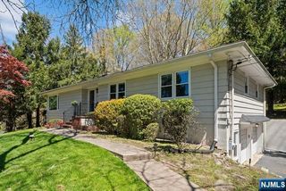 7 Rolling Ridge Road, Upper Saddle River, NJ 07458
