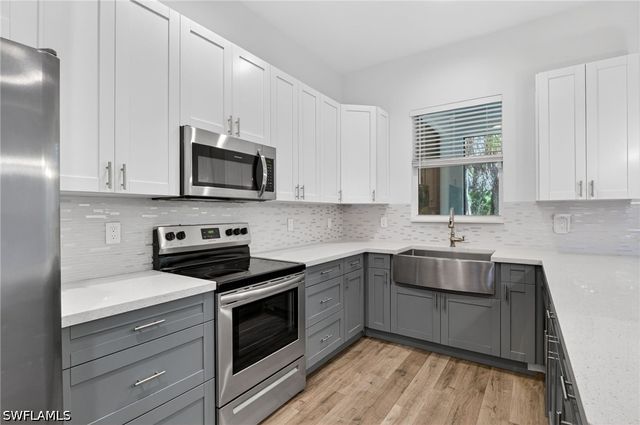 2745 22nd AVE NE, Naples, FL 34120
