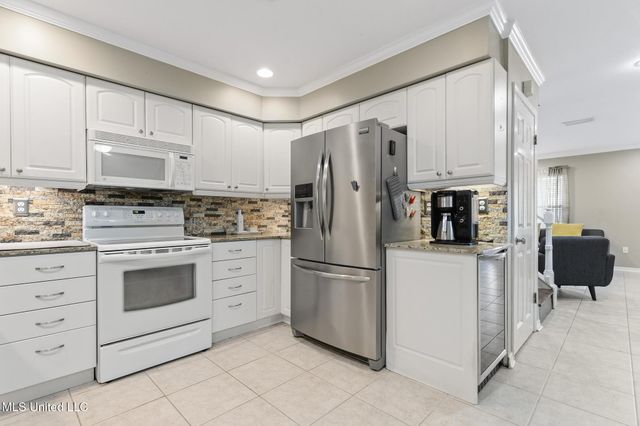 1318 Beach Boulevard, 5, Biloxi, MS 39530