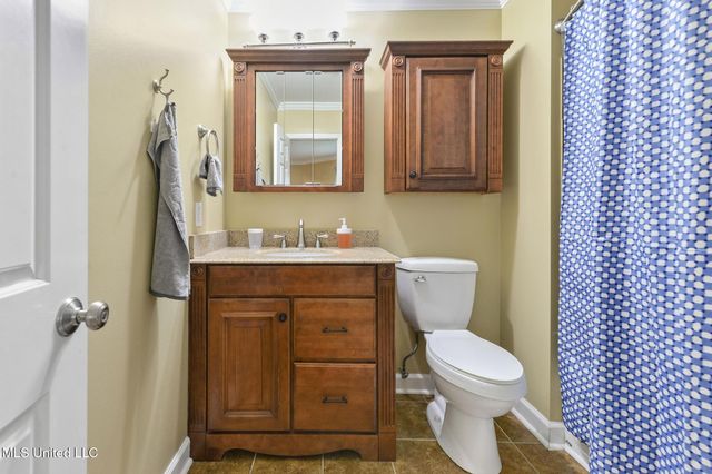 1318 Beach Boulevard, 5, Biloxi, MS 39530