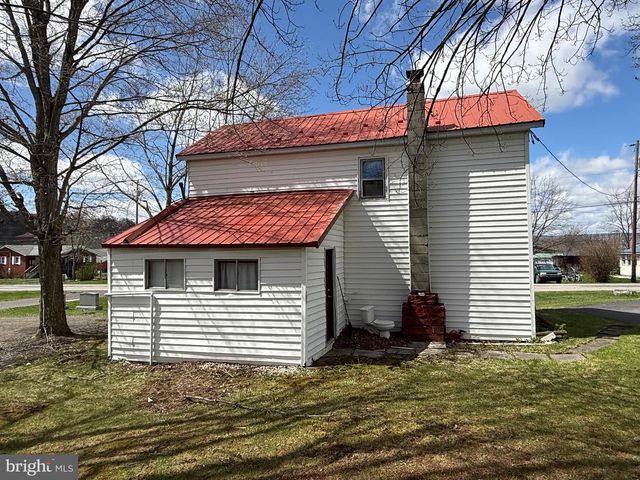 132 OAK ST, Elk Garden, WV 26717