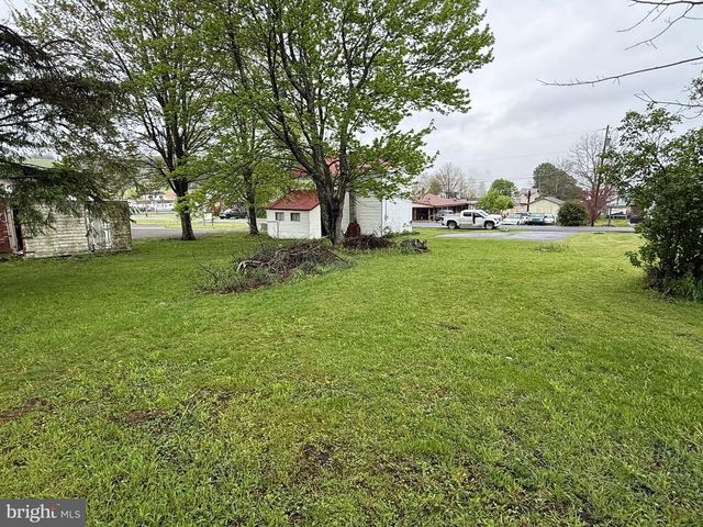 132 OAK ST, Elk Garden, WV 26717