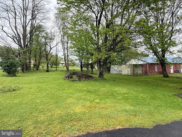 132 OAK ST, Elk Garden, WV 26717